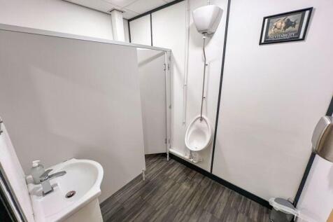 Unit B3, Eden Park