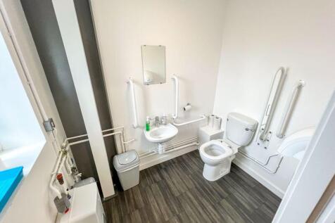 Unit B3, Eden Park