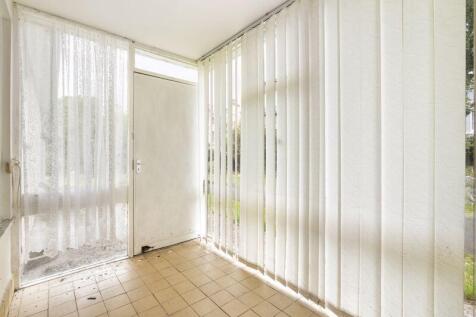 1 Ballure Grove