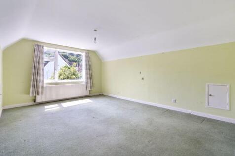 1 Ballure Grove