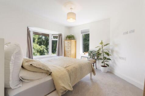 Weston, 74 Main Road