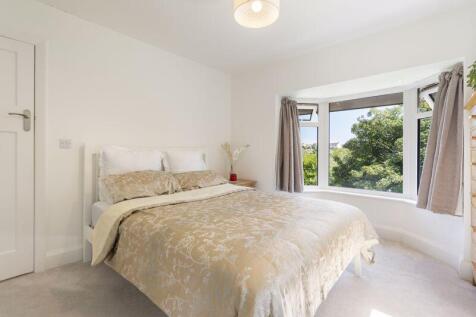 Weston, 74 Main Road