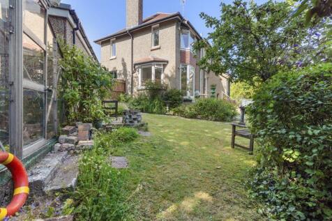 Weston, 74 Main Road