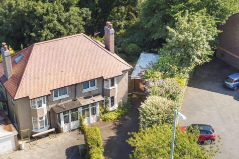 Weston, 74 Main Road