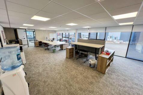 1c Balderton Court, Balthane