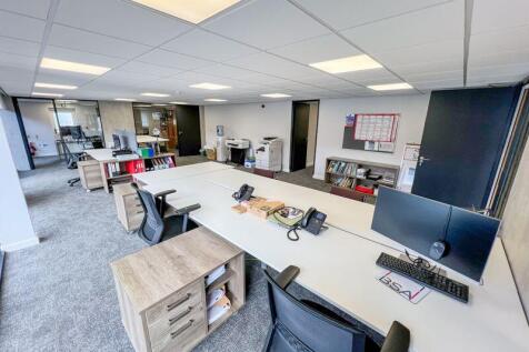 1c Balderton Court, Balthane