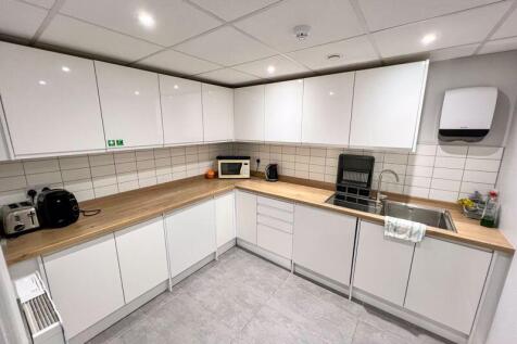 1c Balderton Court, Balthane