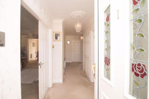 1 Eleanora Gardens