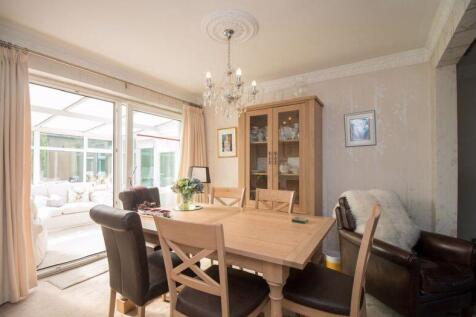 1 Eleanora Gardens