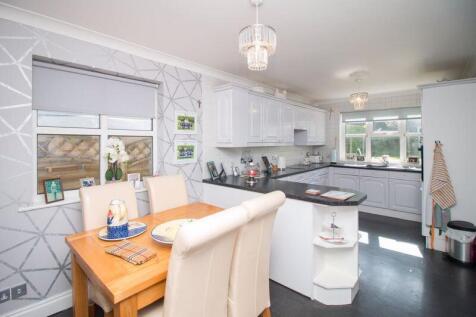 1 Eleanora Gardens