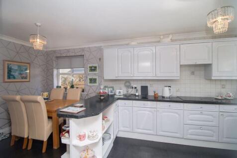 1 Eleanora Gardens