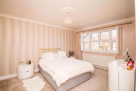1 Eleanora Gardens