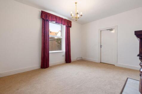 Flat 2, 30 Hawarden Avenue