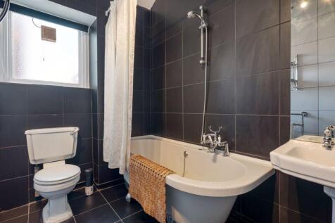 Flat 2, 30 Hawarden Avenue