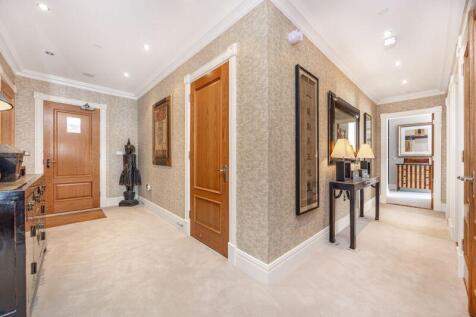 34 Majestic Apartments