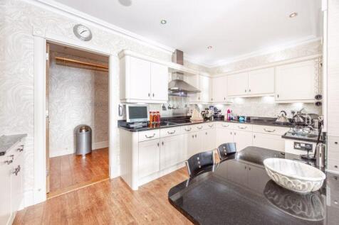 34 Majestic Apartments