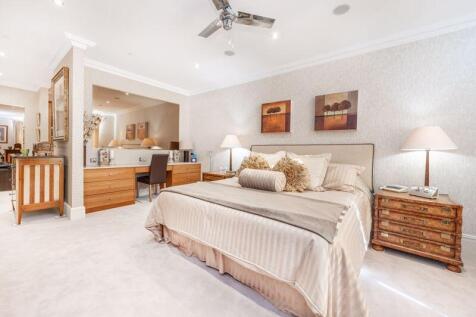 34 Majestic Apartments