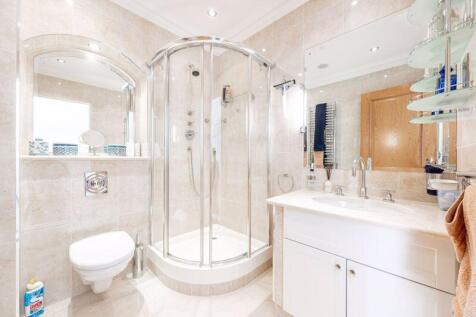 34 Majestic Apartments