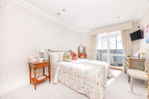 34 Majestic Apartments