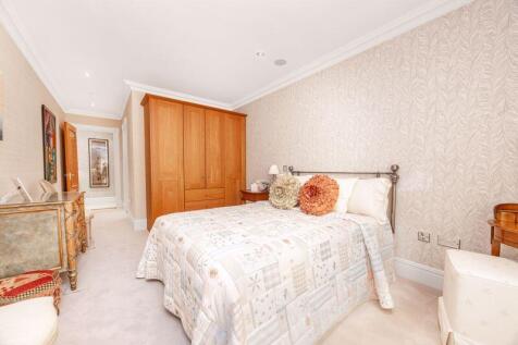 34 Majestic Apartments