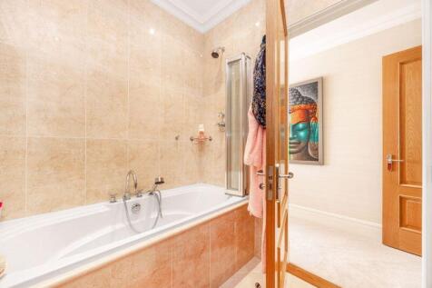 34 Majestic Apartments