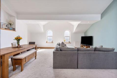 Flat 6 Palm Court