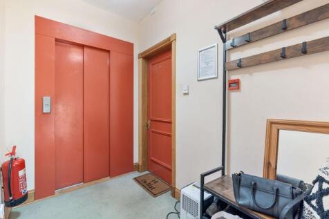 Flat 6 Palm Court