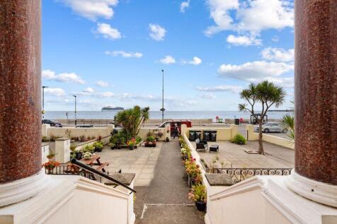 Flat 6 Palm Court