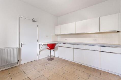 Flat 2, 30 Hawarden Avenue