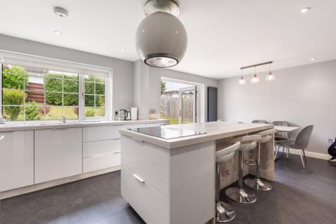10 Larch Hill