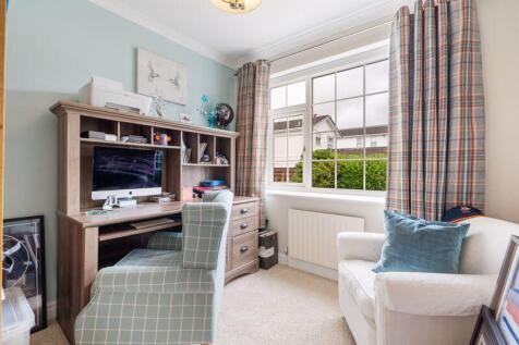 10 Larch Hill