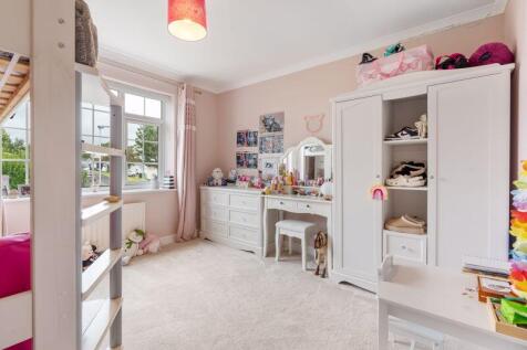 10 Larch Hill