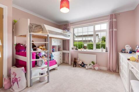 10 Larch Hill