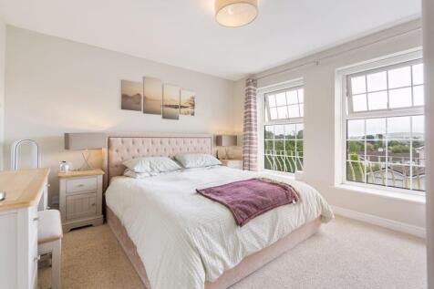 10 Larch Hill