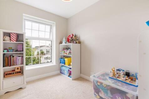 10 Larch Hill