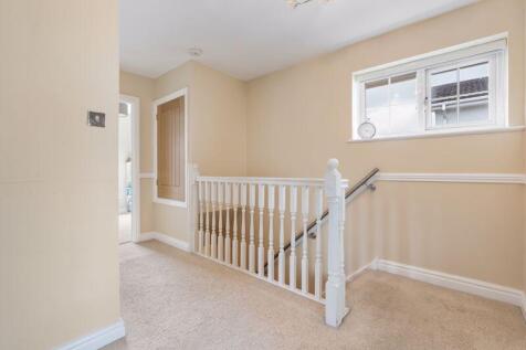 10 Larch Hill