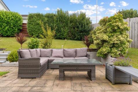 10 Larch Hill