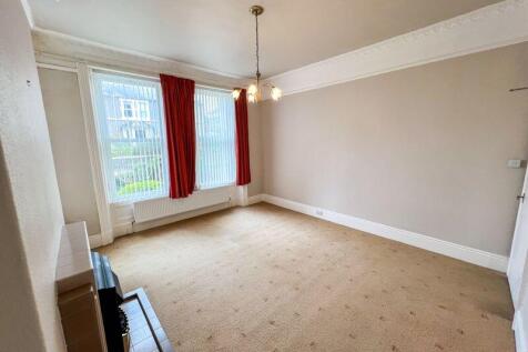 20 Selbourne Drive - Flat 1