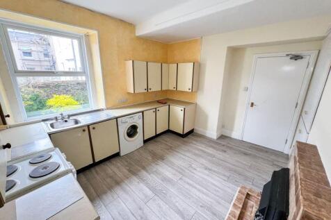 20 Selbourne Drive - Flat 1