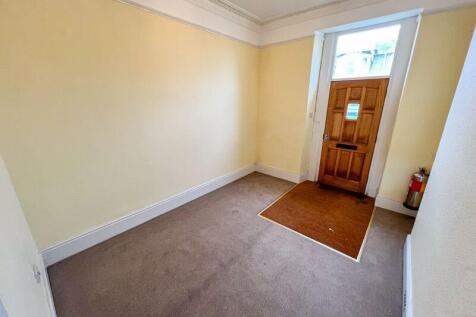 20 Selbourne Drive - Flat 2