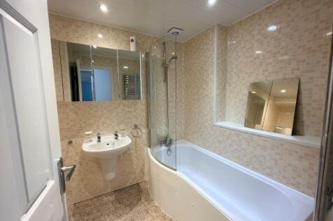 Apt bathroom