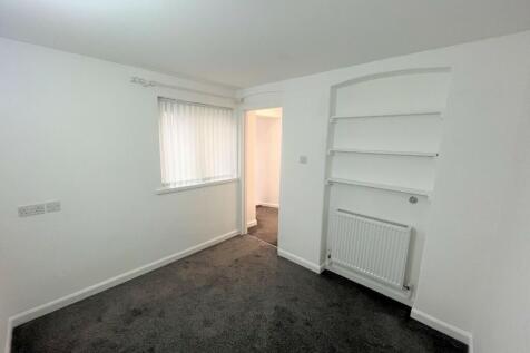 Apt bedroom