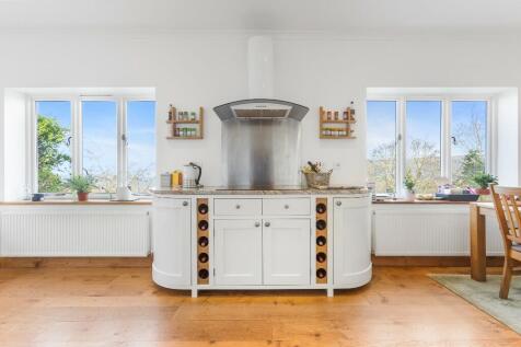 Kitchen dining