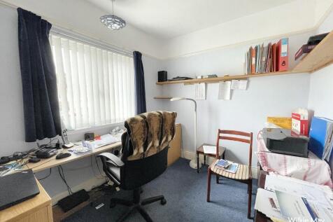 Bedroom/office