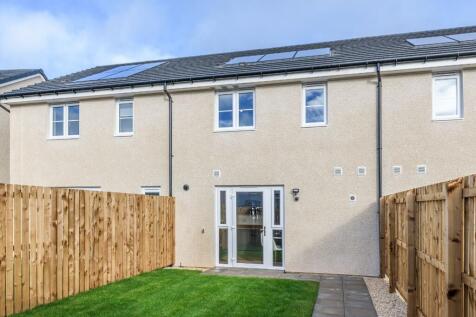 Back garden of 3 bedroom terraced home