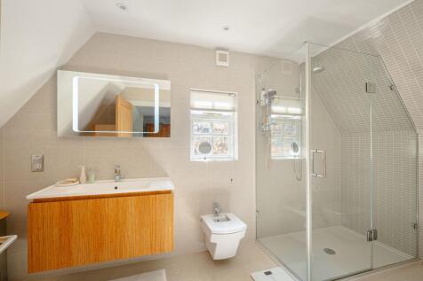 Master En-Suite