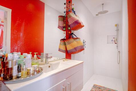 Master En-Suite