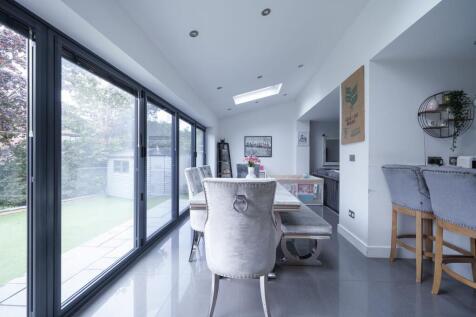 Extended dining room