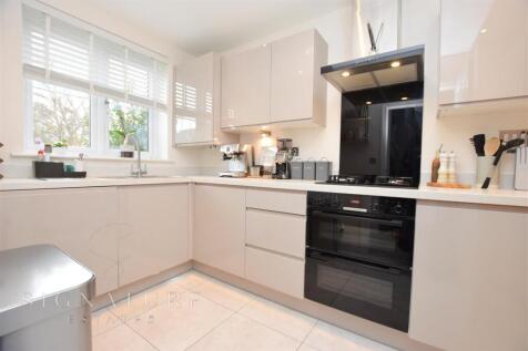 Kitchen 1 (10).jpg