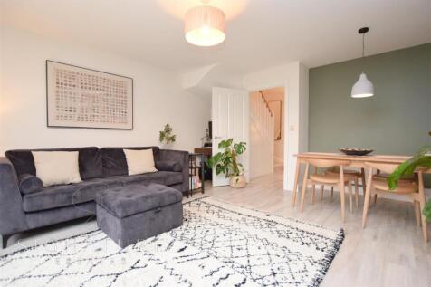 Living Room 3 (2).jpg